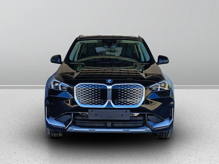2 - BMW iX1 BMW iX1 eDrive20