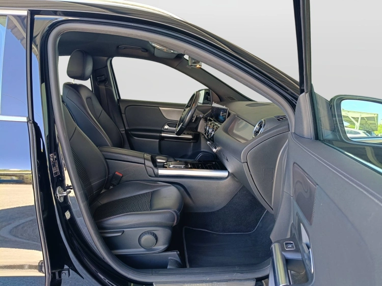 11 - Mercedes-Benz GLA 200 d Sport Plus auto