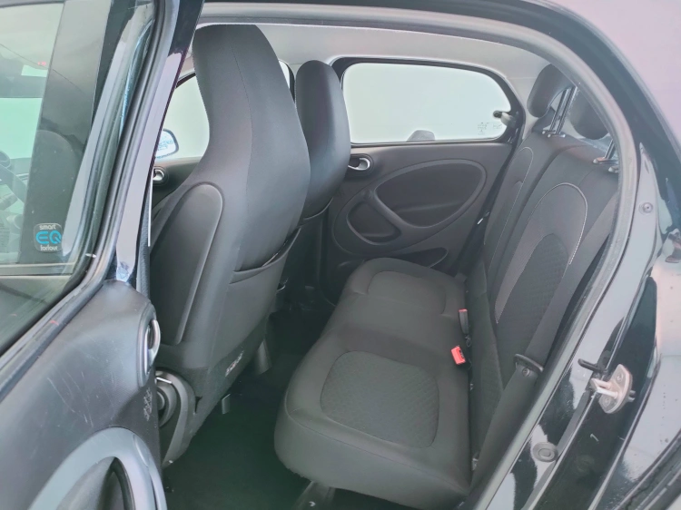 13 - smart forfour Forfour eq Passion 22kW