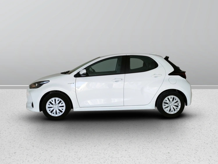 3 - Toyota Yaris Yaris 1.5h Active