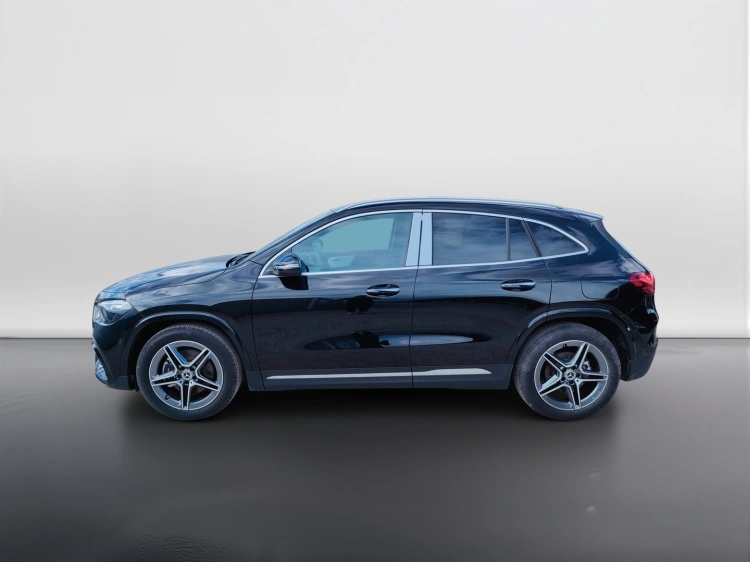 3 - Mercedes-Benz GLA 180  d Automatic