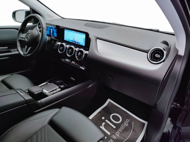 12 - Mercedes-Benz Classe B 200 d Sport auto