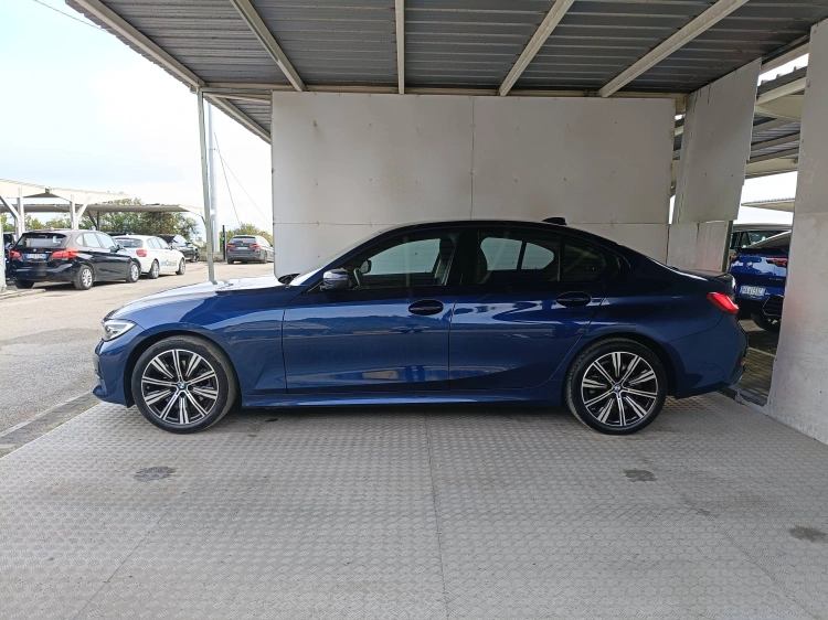 6 - BMW Serie 3 320d auto