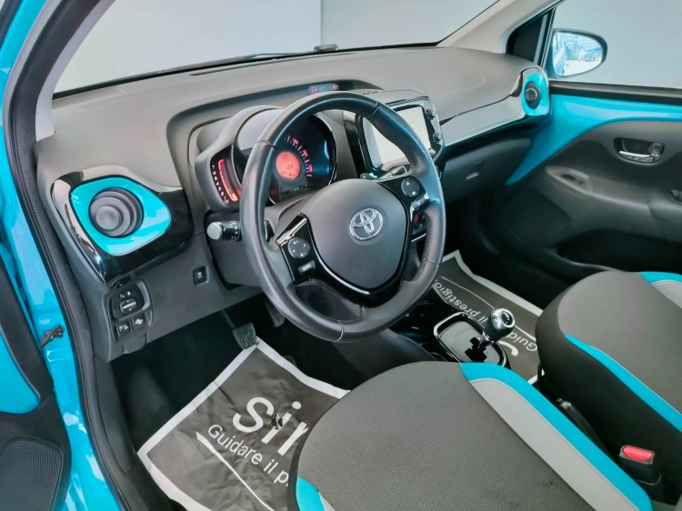 13 - Toyota Aygo Aygo 5p 1.0 x-cite m-mt