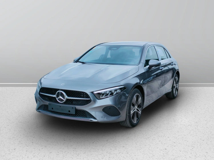 1 - Mercedes-Benz Classe A 250 e con tecnologia ibrida EQ