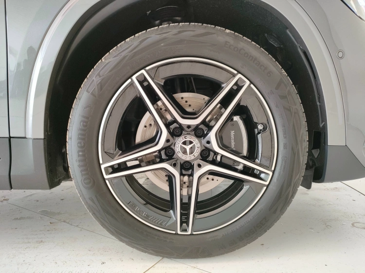 8 - Mercedes-Benz GLA 200 d AMG Line Advanced Plus 4matic auto
