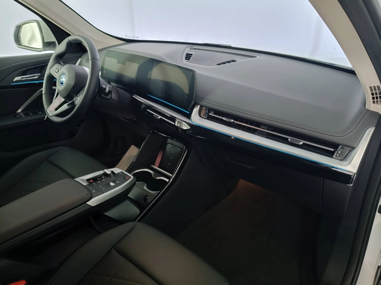 10 - BMW iX1 iX1 edrive 20 X-Line
