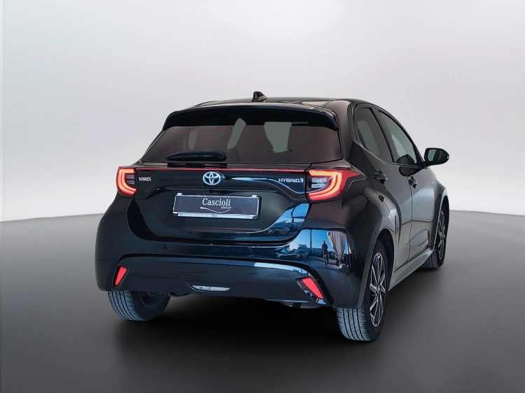 6 - Toyota Yaris Yaris 1.5h Lounge