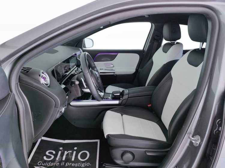 12 - Mercedes-Benz GLA 200 d Premium 4matic auto