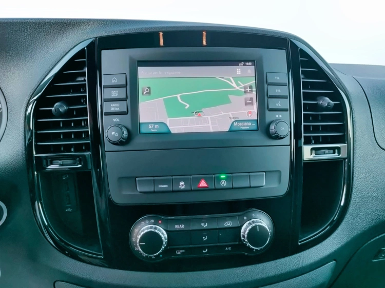 9 - Mercedes Vans Vito 116 cdi long tourer pro auto my20