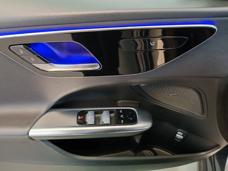 16 - Mercedes-Benz Classe C 200 d mhev Sport auto