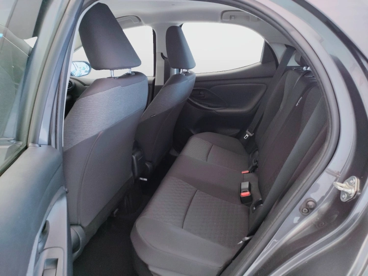 14 - Toyota Yaris Yaris 1.5h Trend