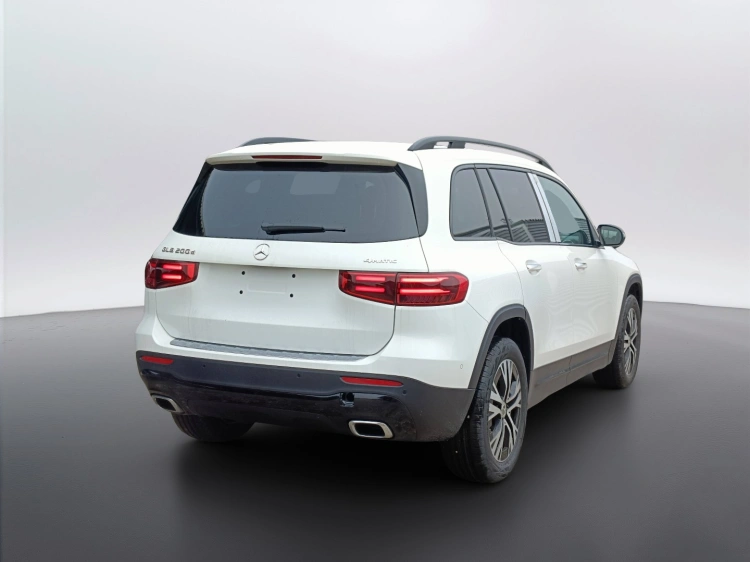 4 - Mercedes-Benz GLB 200 d Automatic 4MATIC