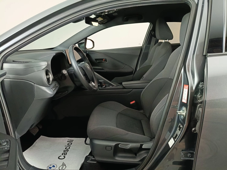 8 - Toyota C-HR C-HR 2.0 hv Trend fwd e-cvt