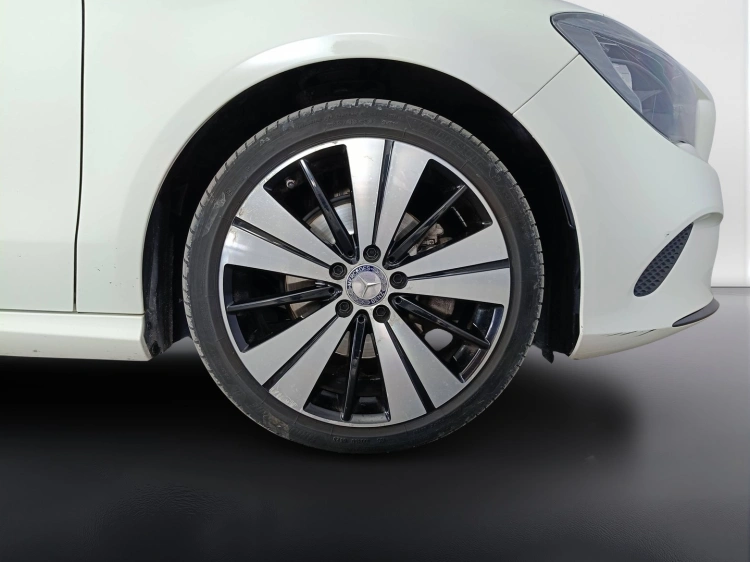 20 - Mercedes-Benz Classe CLA MERCEDES CLA 200 d S.W. Automatic Sport
