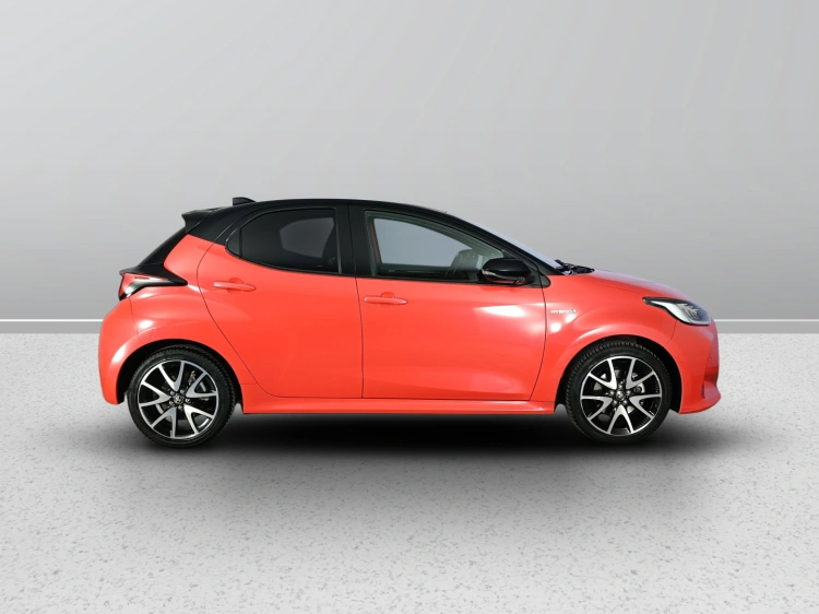 3 - Toyota Yaris Yaris 1.5h Premiere