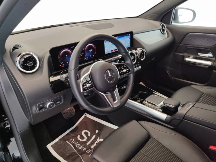 13 - Mercedes-Benz GLA 200 d Sport Plus auto