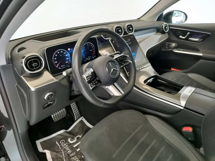 7 - Mercedes-Benz GLC 300 de phev AMG Line Premium Plus 4matic auto