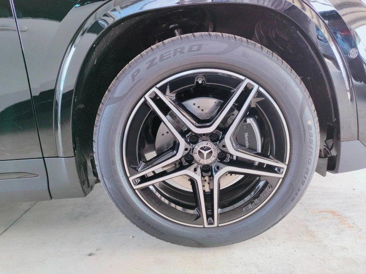 6 - Mercedes-Benz GLA 200 d automatic