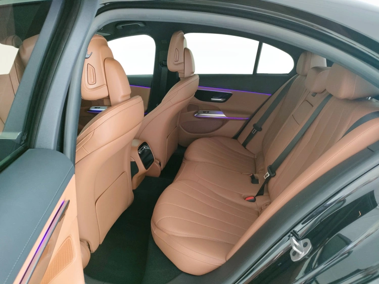 11 - Mercedes-Benz Classe E 220 d AMG Line Advanced Plus auto