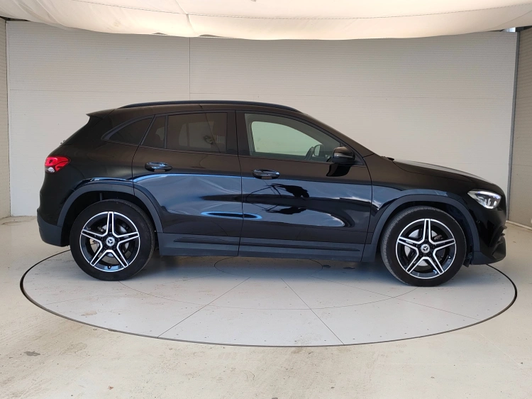 7 - Mercedes-Benz GLA 200 d Premium auto