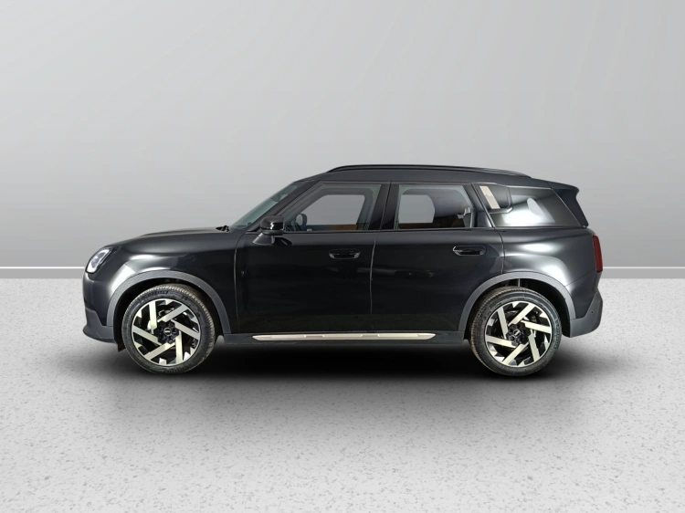 6 - MINI Countryman Mini Countryman 2.0 48V D Favoured auto