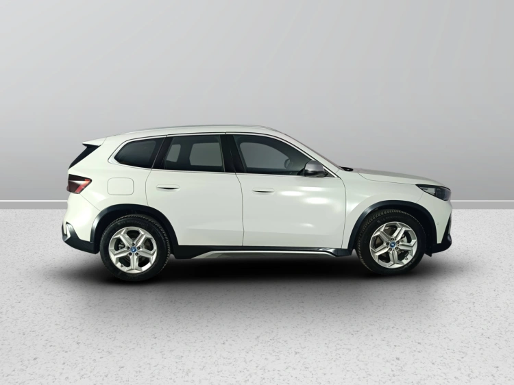 3 - BMW iX1 iX1 edrive 20 X-Line