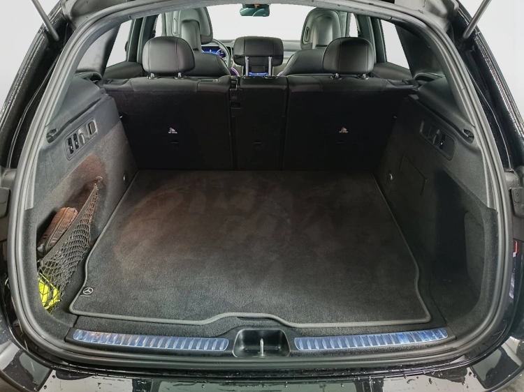 16 - Mercedes-Benz GLC 220 d AMG Premium Plus 4matic auto