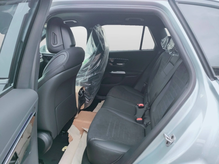 12 - Mercedes-Benz GLC 300 de 4MATIC