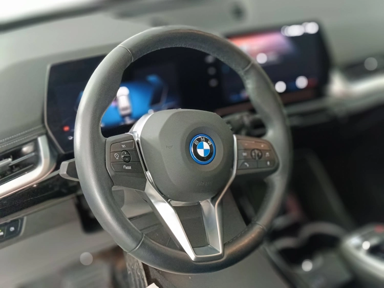 17 - BMW iX1 iX1 edrive 20 X-Line