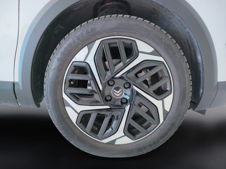 9 - Citroen C4 C4 1.5 bluehdi Shine s&s 130cv eat8