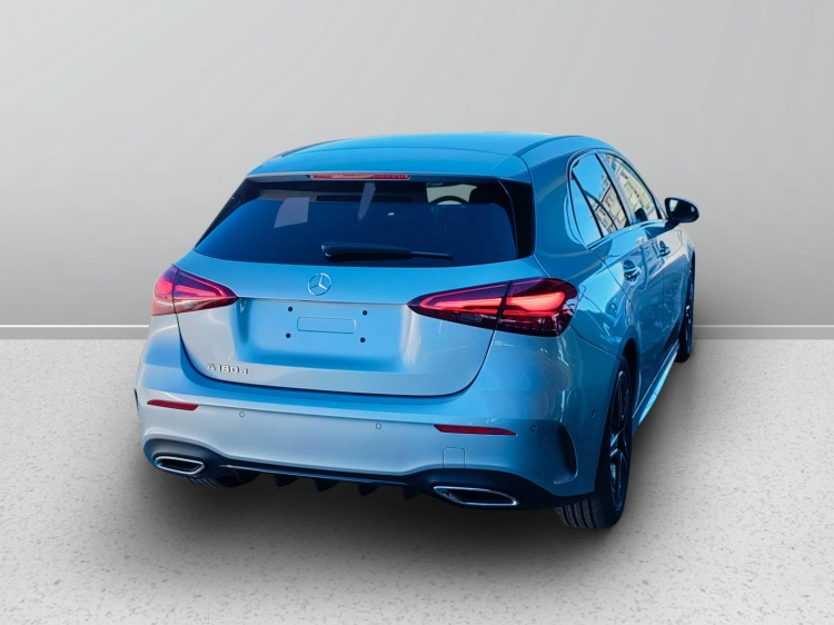 6 - Mercedes-Benz Classe A 180 d Automatic