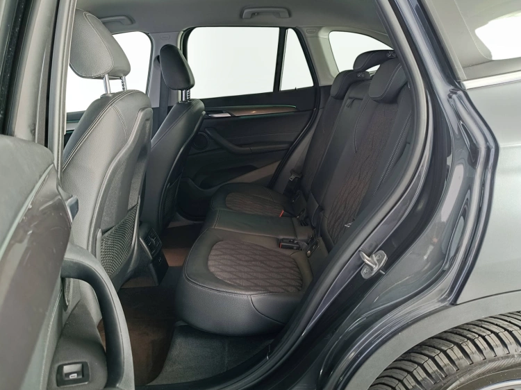 10 - BMW X1 X1 sdrive18d xLine auto