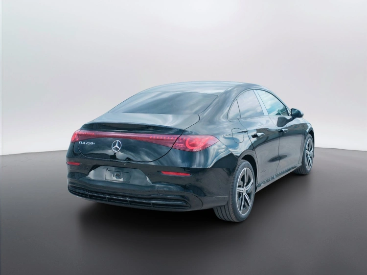 5 - Mercedes-Benz CLA 250+ con tecnologia EQ