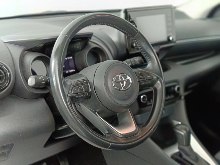 17 - Toyota Yaris TOYOTA Yaris 1.5 Hybrid 5 porte Trend