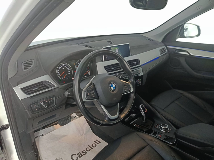 8 - BMW X1 X1 sdrive18d xLine Plus auto