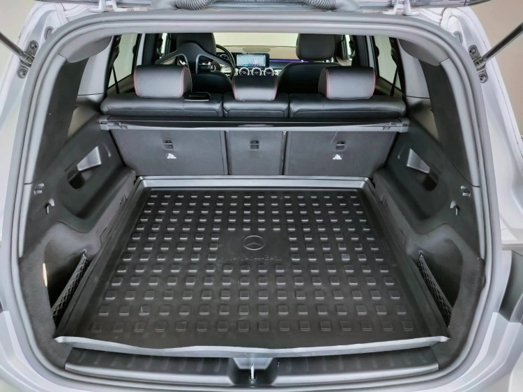 11 - Mercedes-Benz GLB 200 d Premium auto