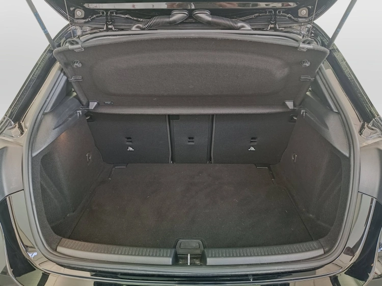 20 - Mercedes-Benz Classe A 180 d Sport Light auto