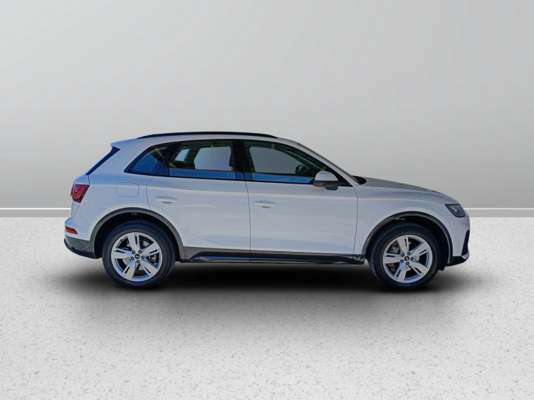 6 - Audi Q5 Audi Q5  40 2.0 tdi mhev 12v business advanced quattro s-tro