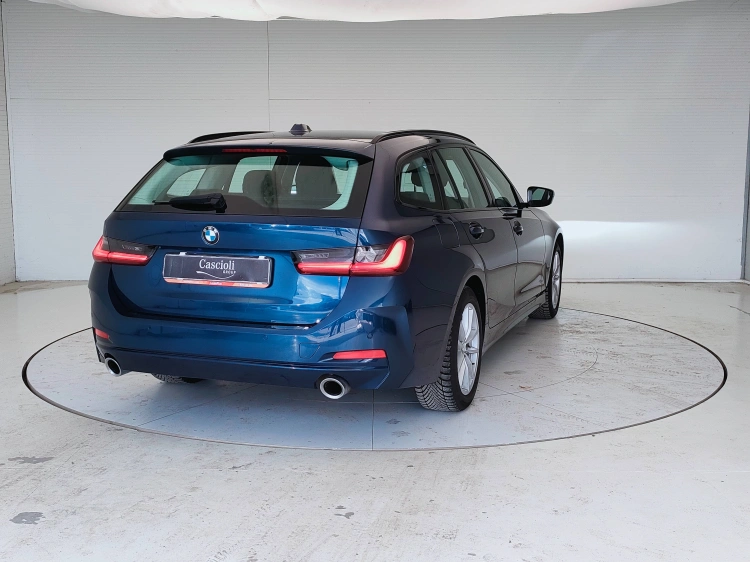 5 - BMW Serie 3 320d Touring mhev 48V xdrive auto