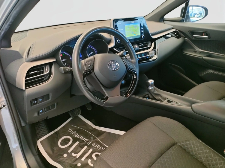 15 - Toyota C-HR C-HR 1.8h Business e-cvt