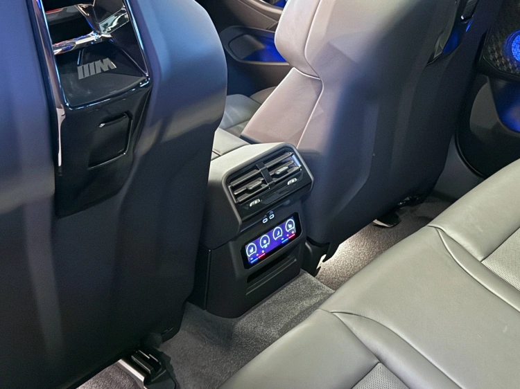 22 - BMW M M5 M5 Touring