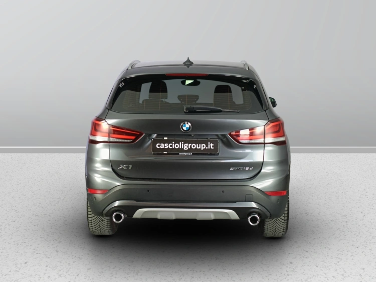 4 - BMW X1 X1 sdrive18d xLine auto