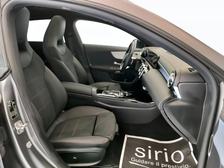 10 - Mercedes-Benz CLA Shooting Brake 200 d AMG Line Premium Plus auto