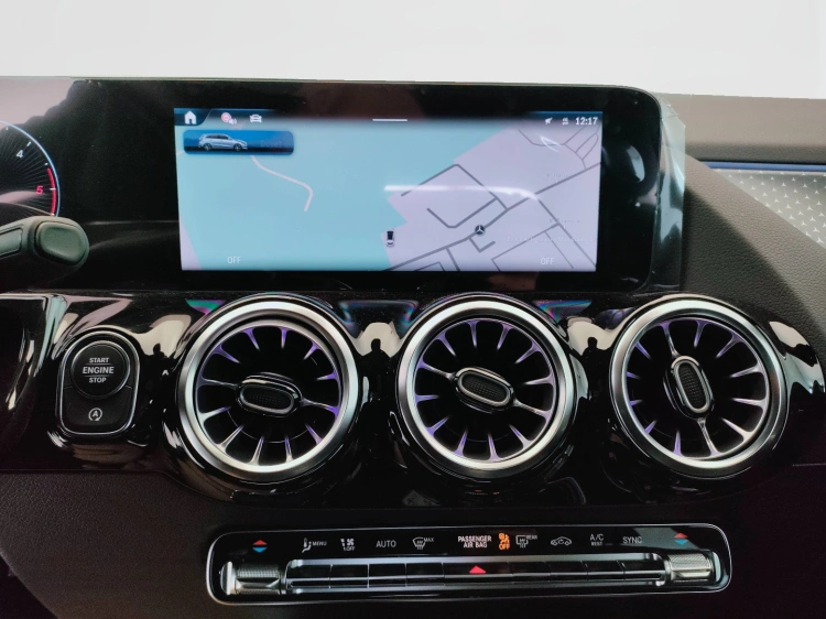 12 - Mercedes-Benz Classe B 180 d Street Edition auto