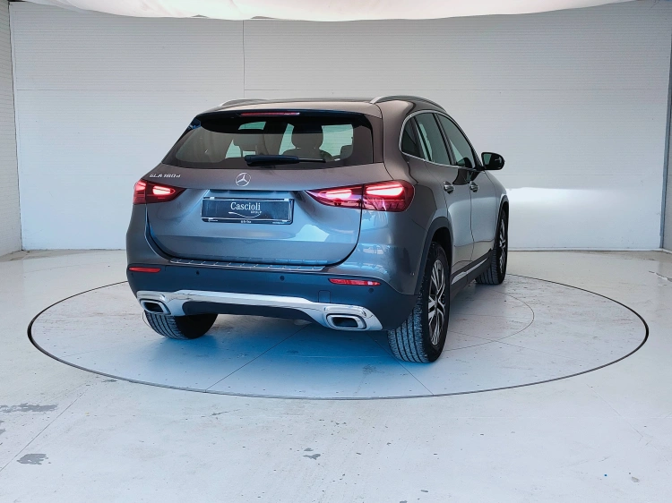 5 - Mercedes-Benz GLA 180 d Progressive Advanced Plus auto