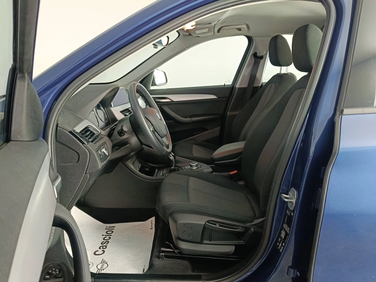 8 - BMW X1 X1 xdrive18d Business Advantage auto