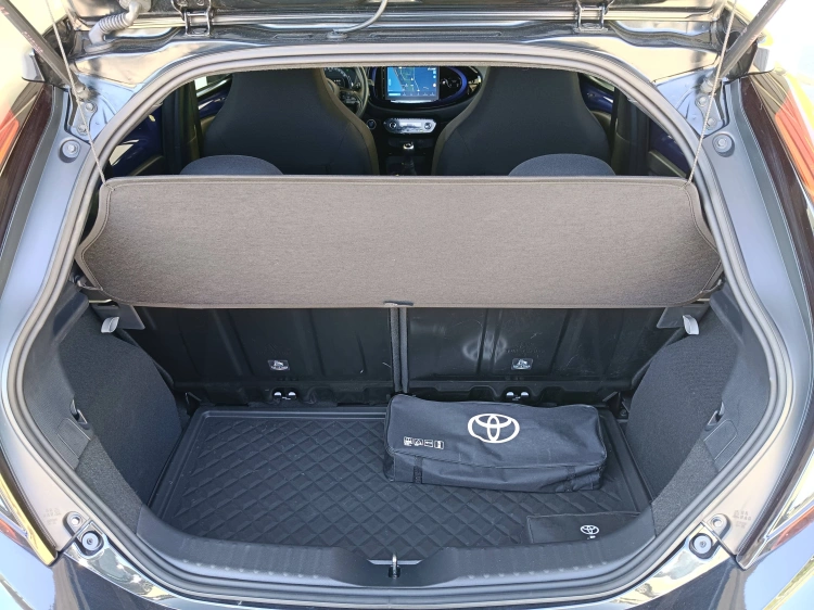 15 - Toyota Aygo X Aygo X 1.0 Lounge 72cv
