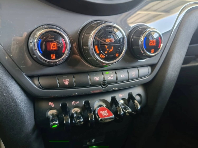 15 - MINI Countryman Mini Countryman 1.5 One D Baker Street auto 7m