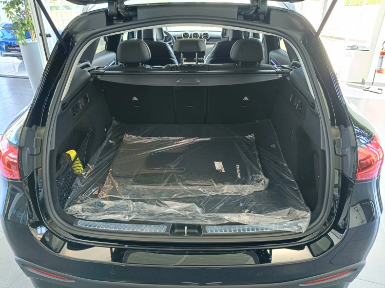 11 - Mercedes-Benz GLC 220 d 4MATIC